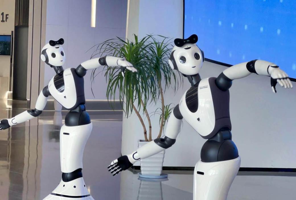数字华夏发布首款双形态人形机器人